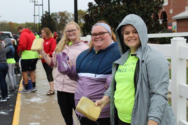 UC students work on service projects all over city Friday as part of Pat Serve